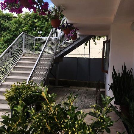 Guesthouse On Zheleznodorozhnaya スフミ エクステリア 写真