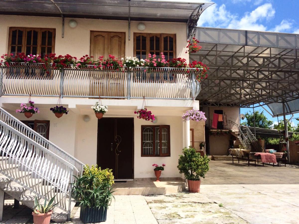 Guesthouse On Zheleznodorozhnaya スフミ エクステリア 写真