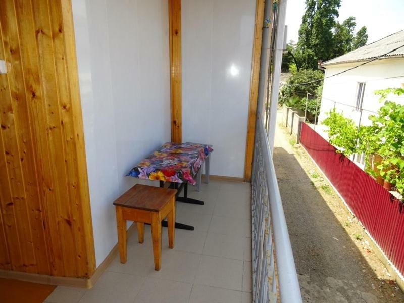 Guesthouse On Zheleznodorozhnaya スフミ エクステリア 写真