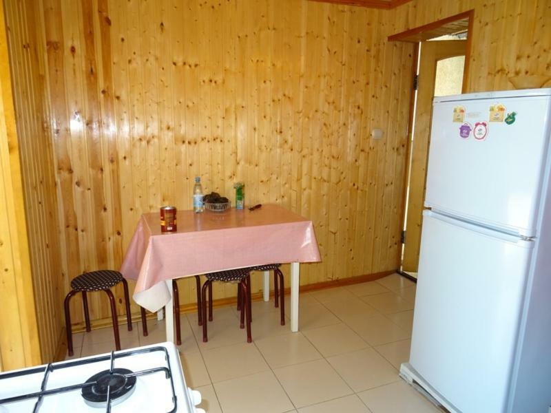 Guesthouse On Zheleznodorozhnaya スフミ エクステリア 写真