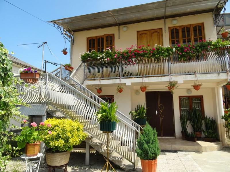 Guesthouse On Zheleznodorozhnaya スフミ エクステリア 写真
